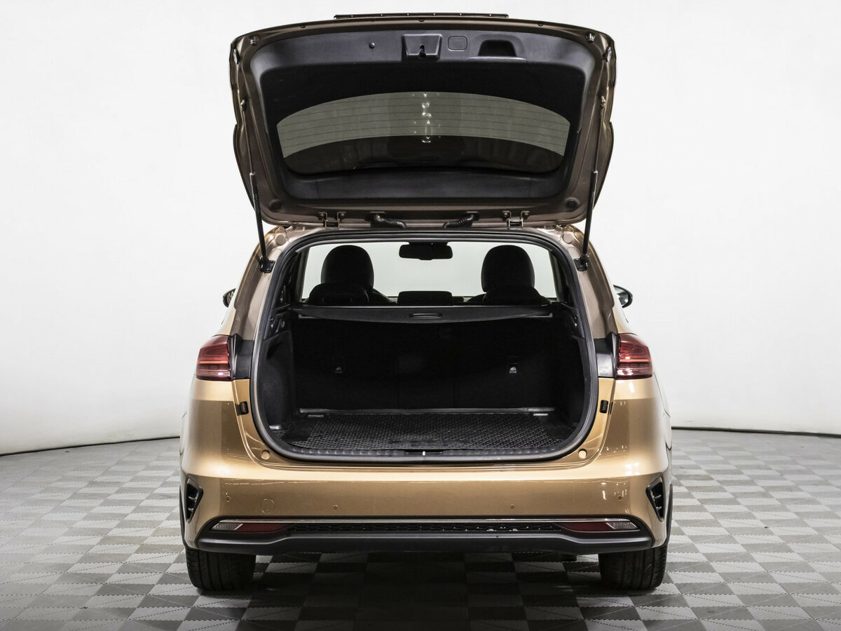 Kia Ceed III Рестайлинг, 2022 Фото №18