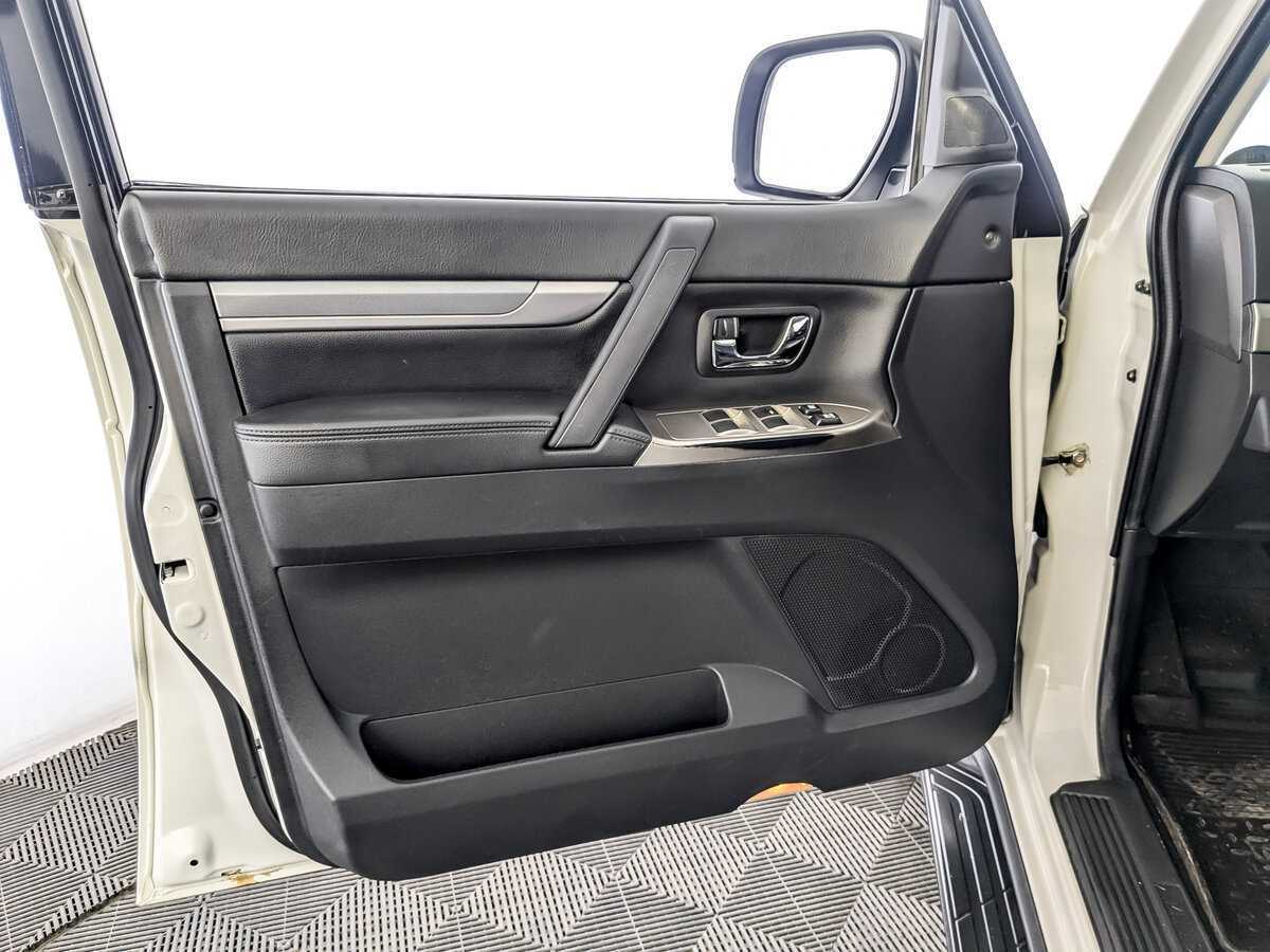 Mitsubishi Pajero, 2019 Фото №19