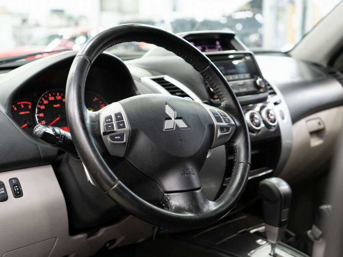 Mitsubishi Pajero Sport, 2014 Фото №5