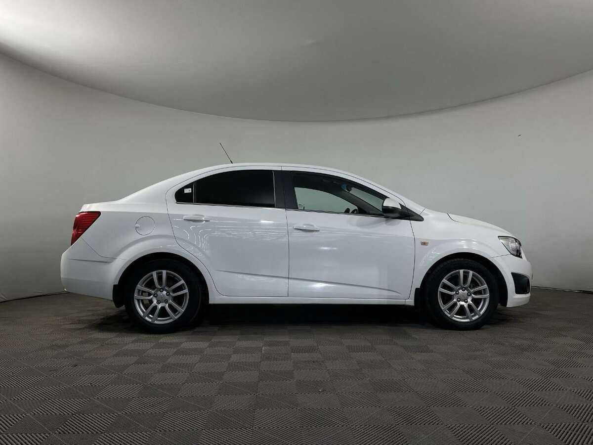 Chevrolet Aveo, 2015 Фото №2