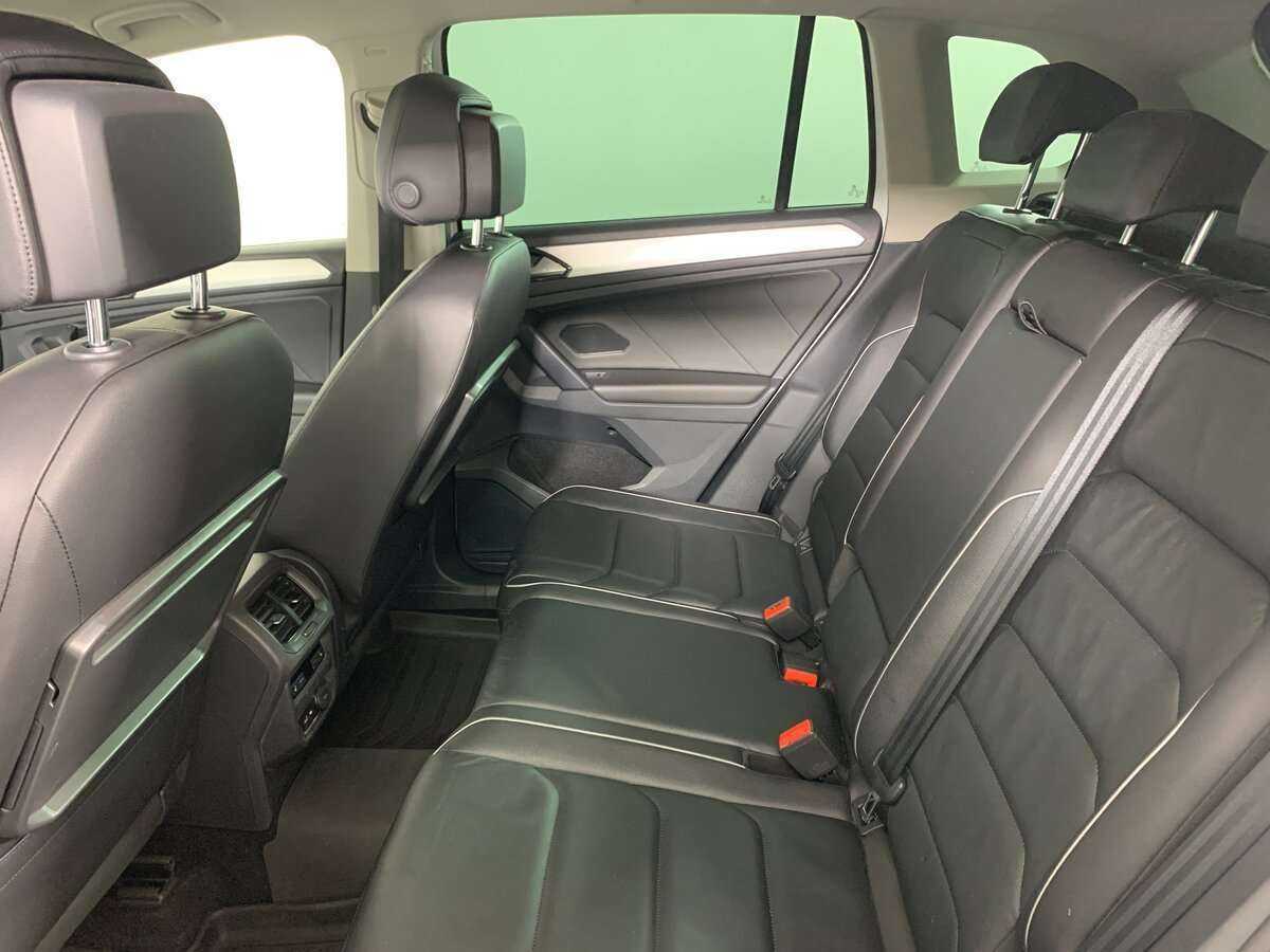 Volkswagen Tiguan, 2018 Фото №16