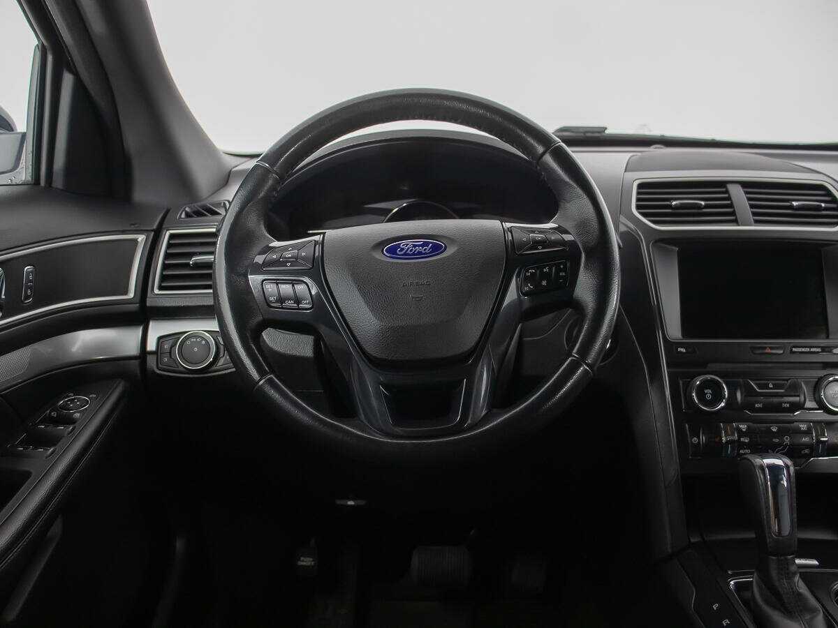 Ford Explorer, 2017 Фото №19