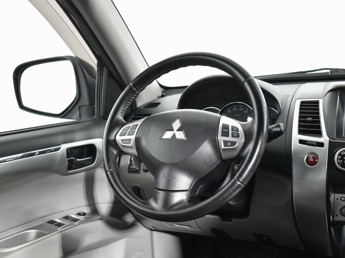 Mitsubishi Pajero Sport II, 2012 Фото №14