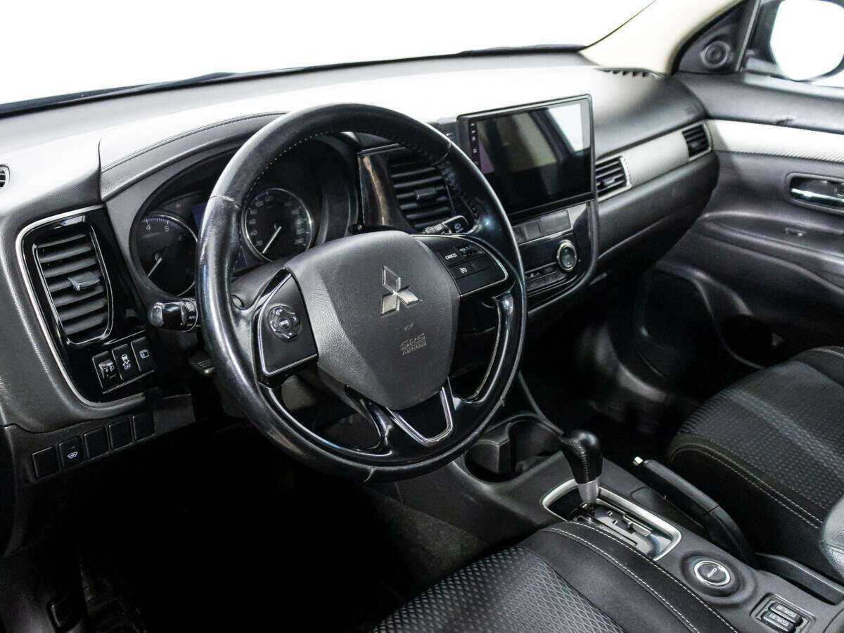 Mitsubishi Outlander, 2016 Фото №11