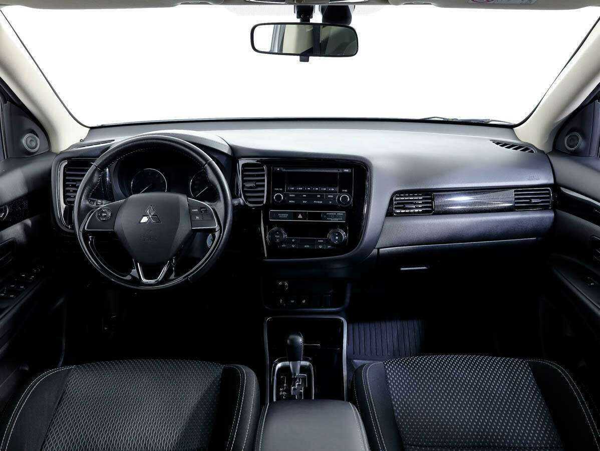 Mitsubishi Outlander, 2018 Фото №10