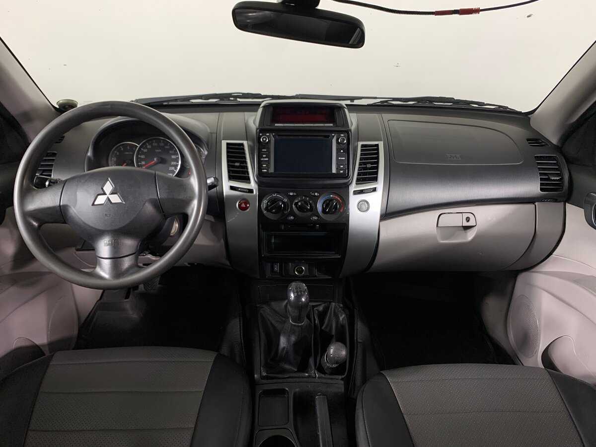 Mitsubishi Pajero Sport, 2014 Фото №13