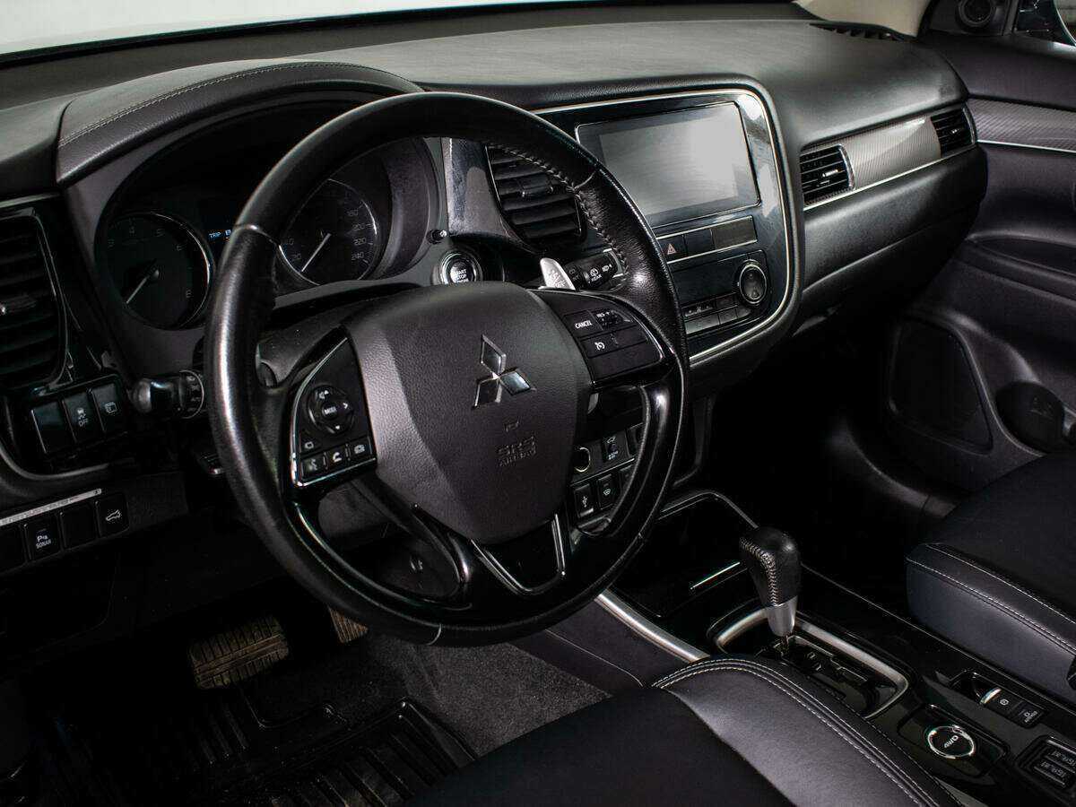 Mitsubishi Outlander, 2018 Фото №10