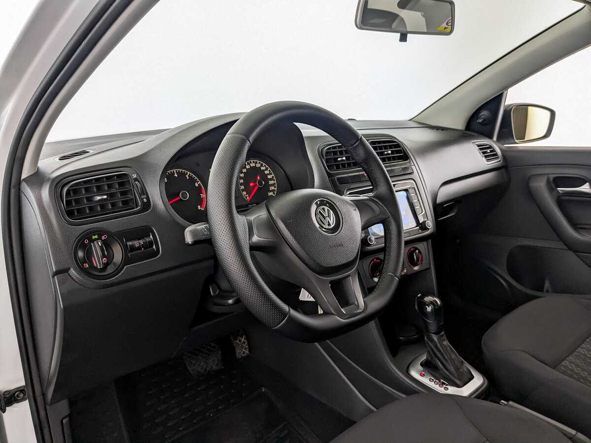 Volkswagen Polo, 2020 Фото №16