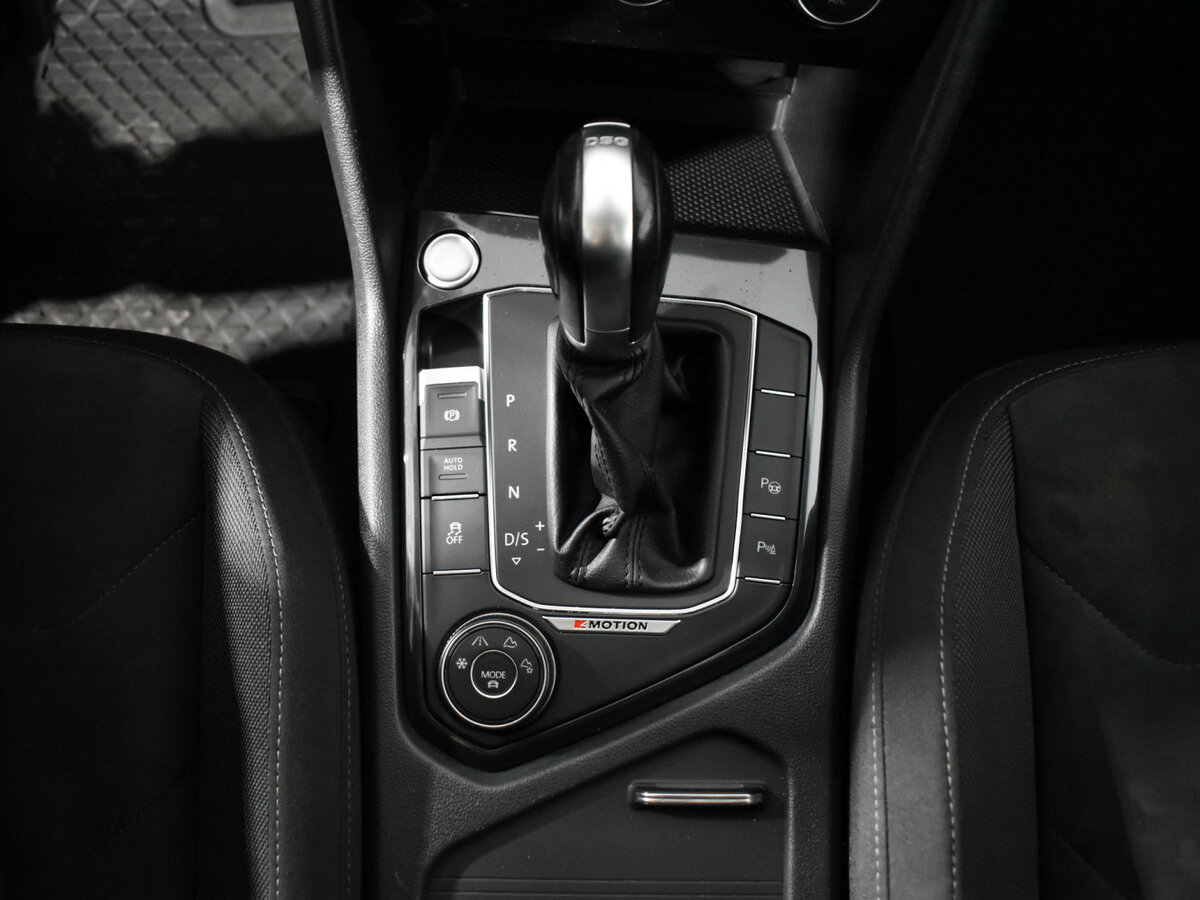 Volkswagen Tiguan II, 2017 Фото №9