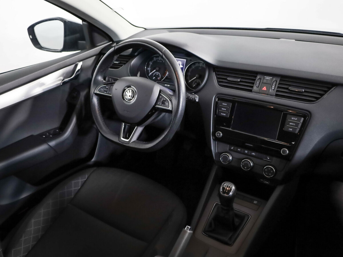 Skoda Octavia III (A7) Рестайлинг, 2019 Фото №6
