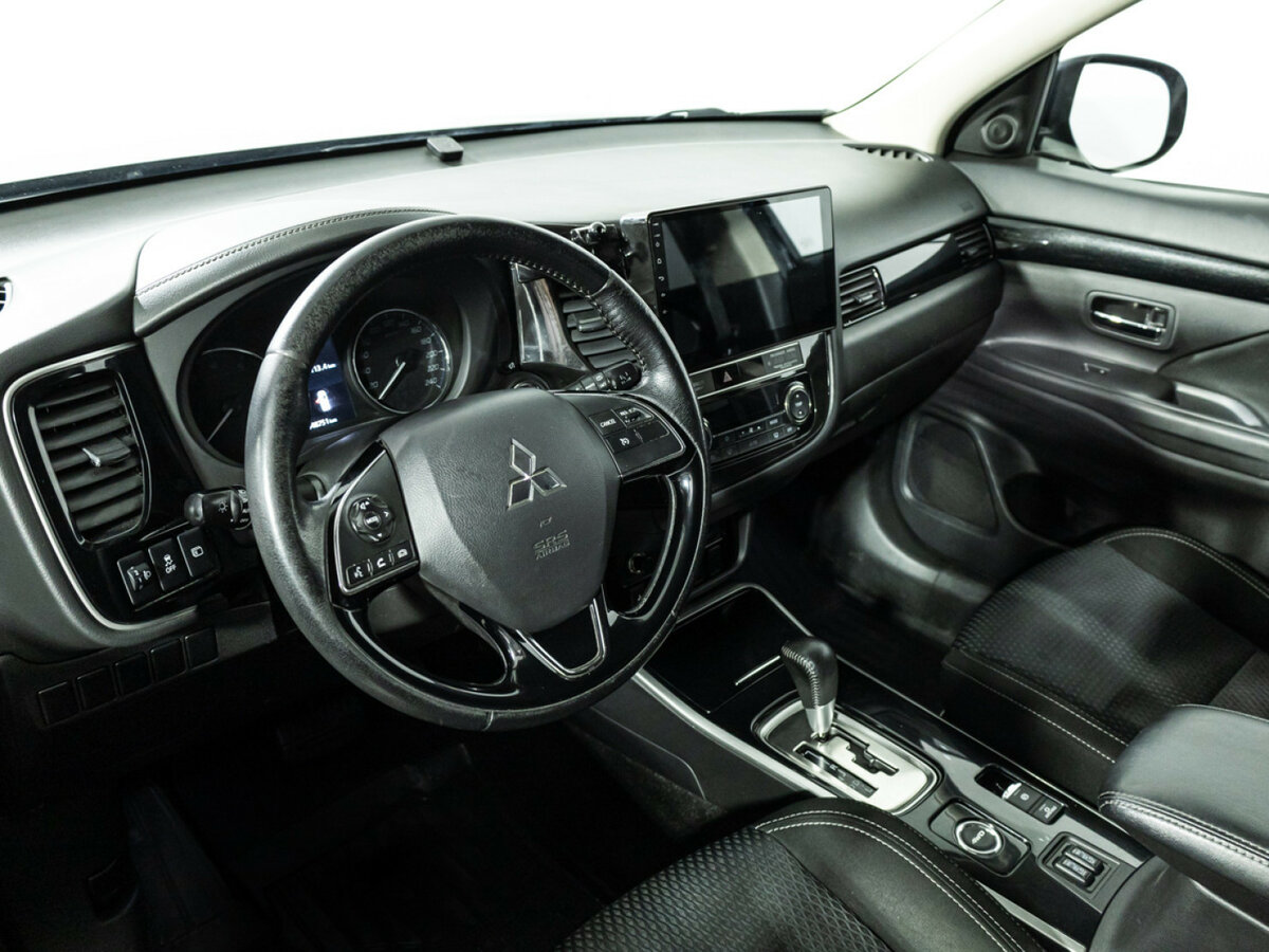 Mitsubishi Outlander III Рестайлинг 3, 2018 Фото №11