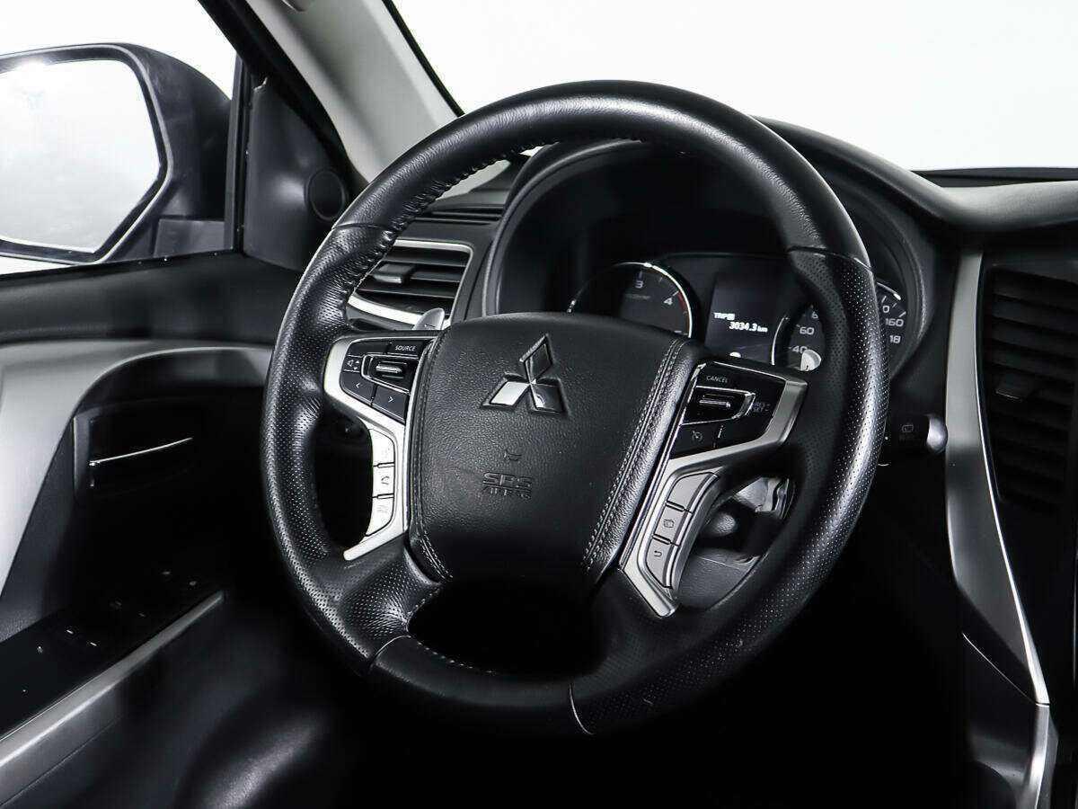Mitsubishi Pajero Sport, 2018 Фото №15