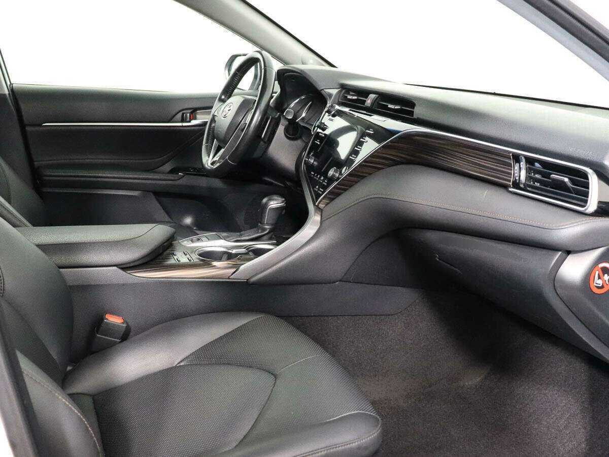 Toyota Camry, 2018 Фото №7