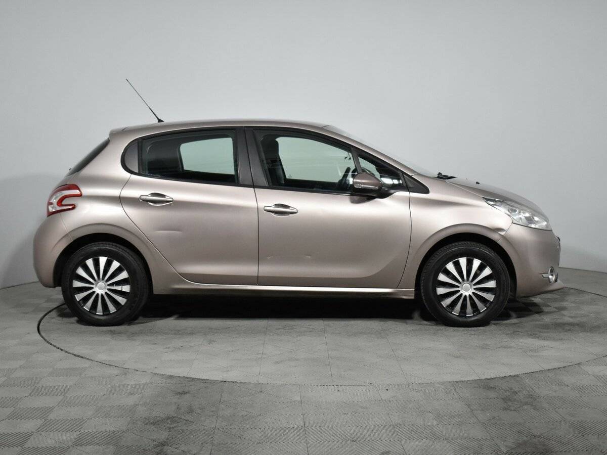 Peugeot 208, 2014 Фото №4