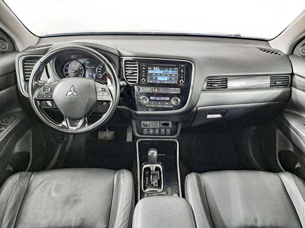Mitsubishi Outlander, 2017 Фото №12