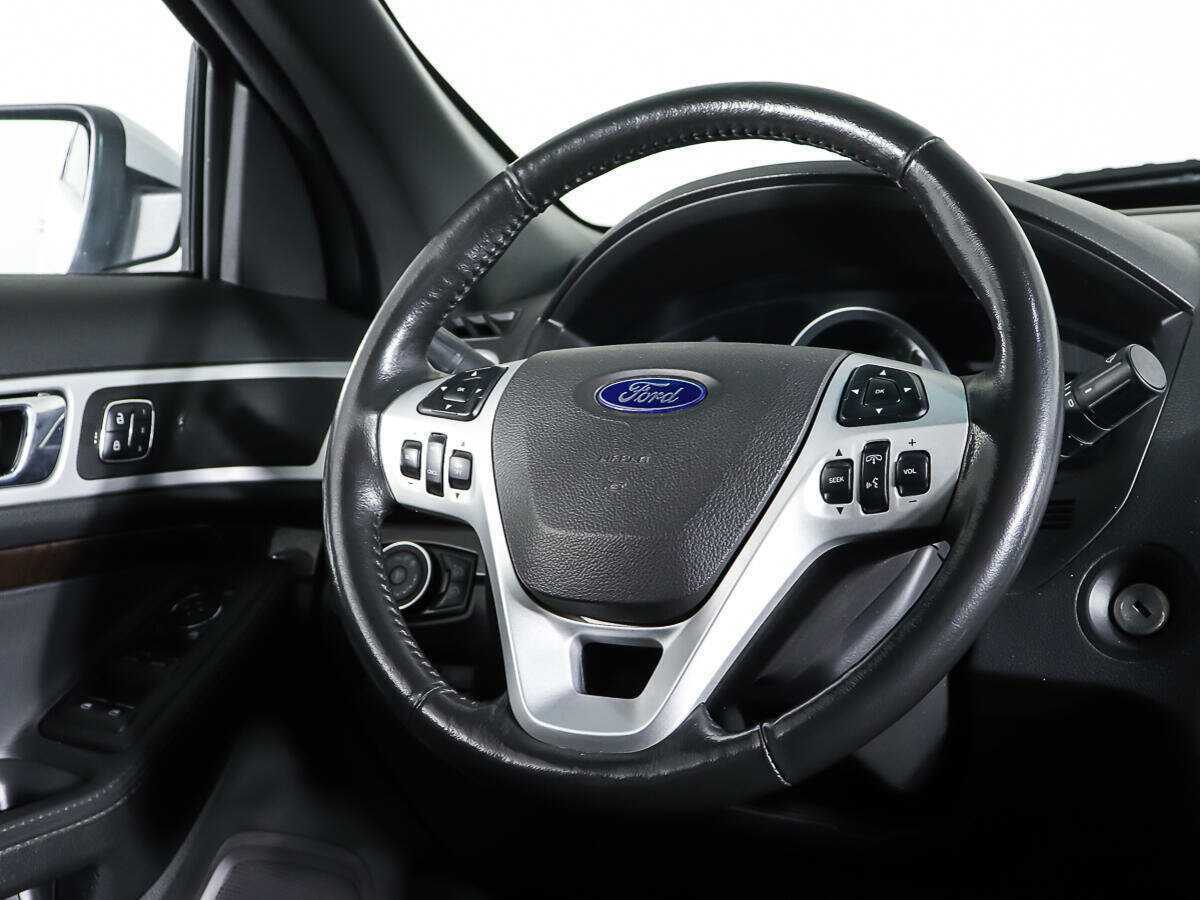 Ford Explorer, 2013 Фото №16