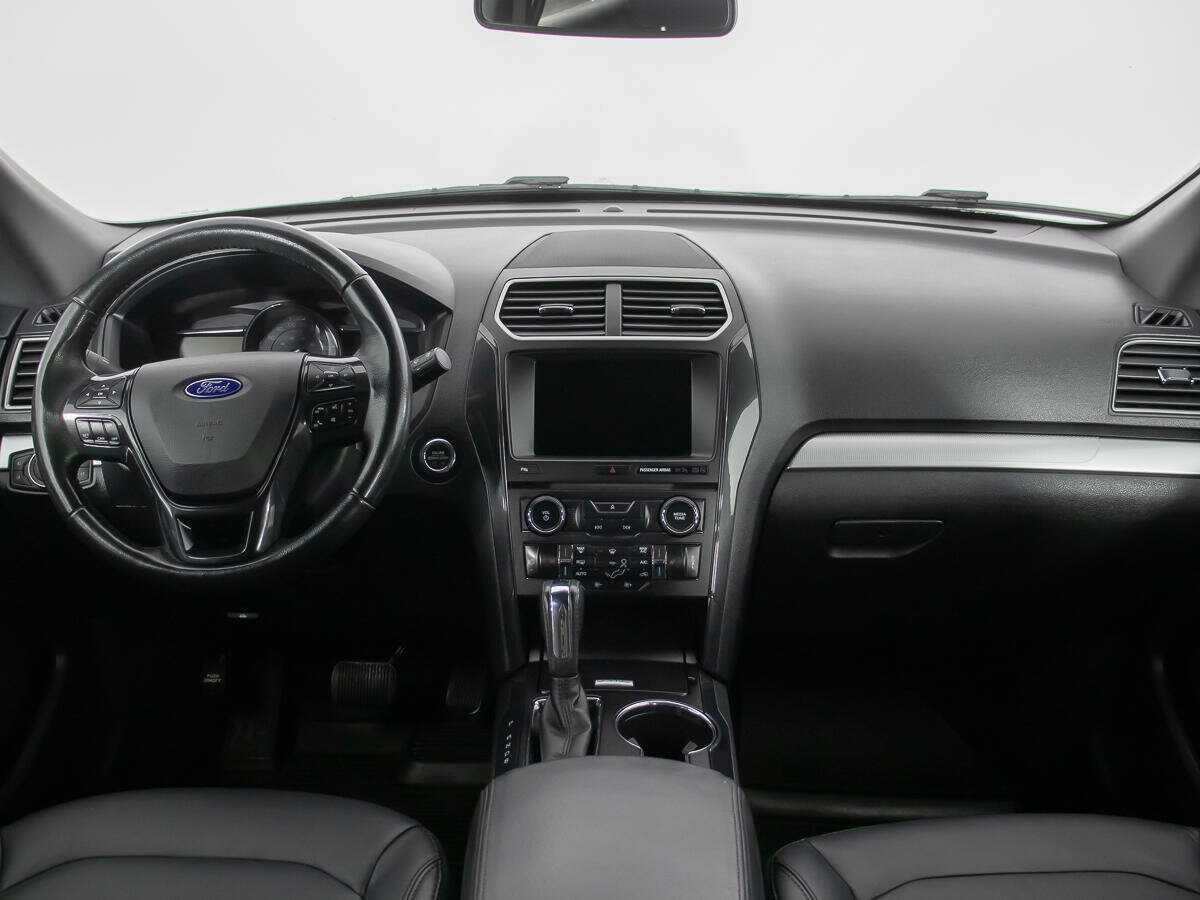 Ford Explorer, 2017 Фото №17