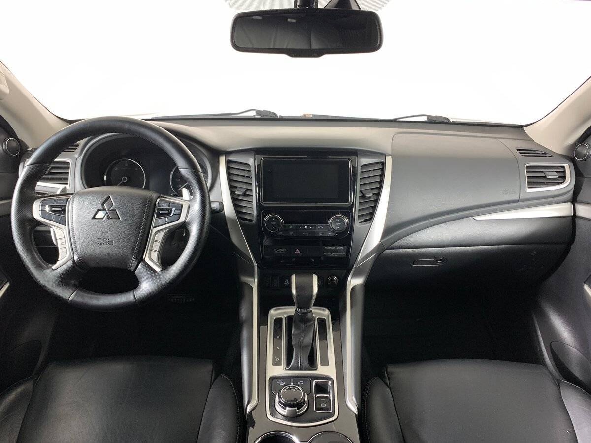 Mitsubishi Pajero Sport, 2018 Фото №12