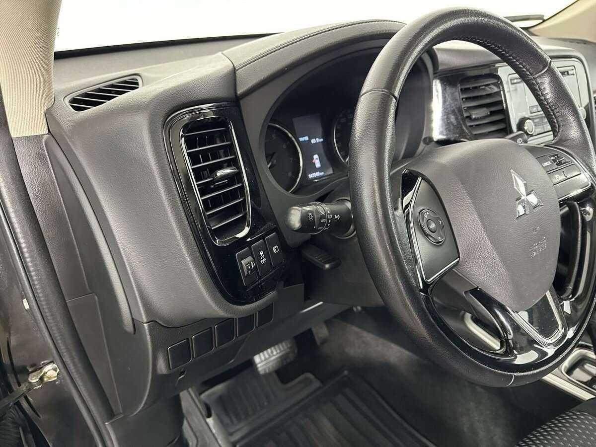 Mitsubishi Outlander, 2017 Фото №9