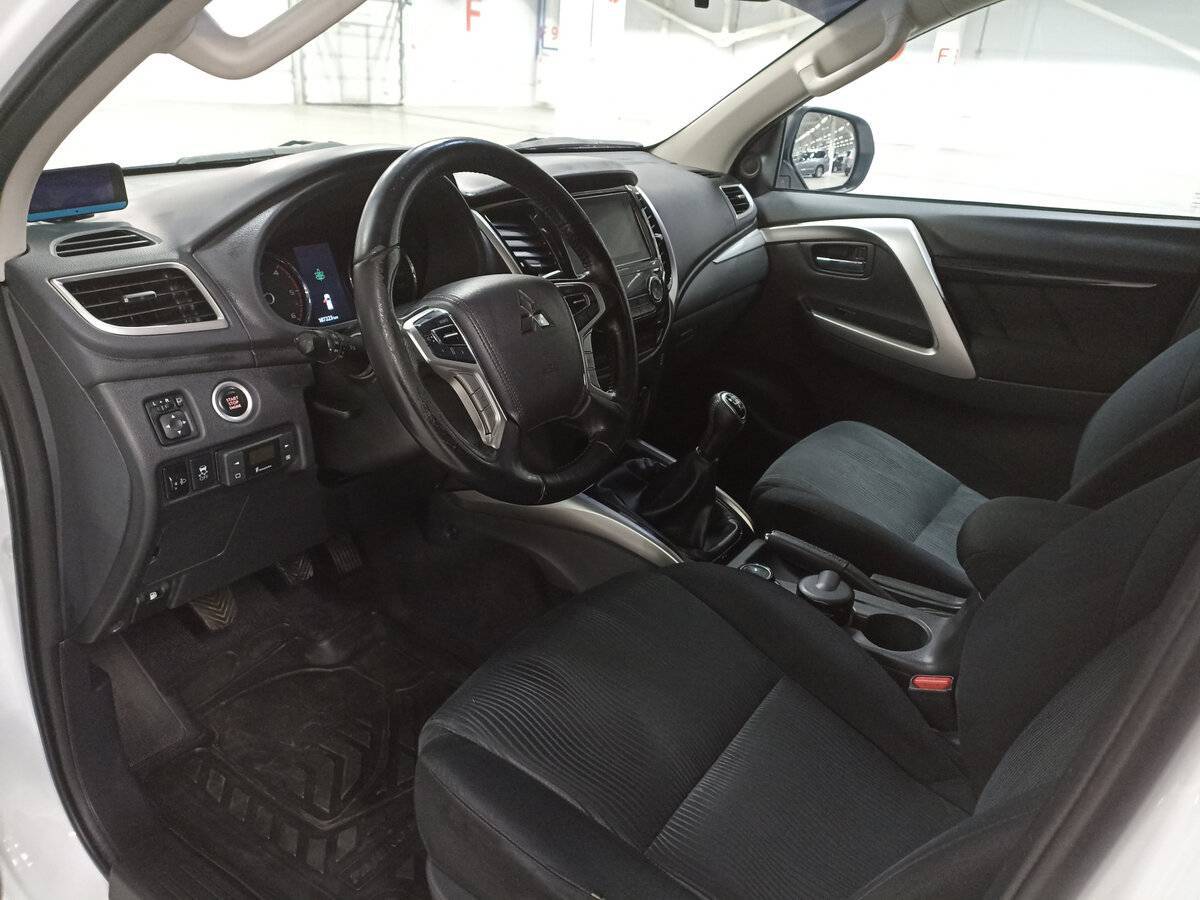 Mitsubishi Pajero Sport, 2018 Фото №16