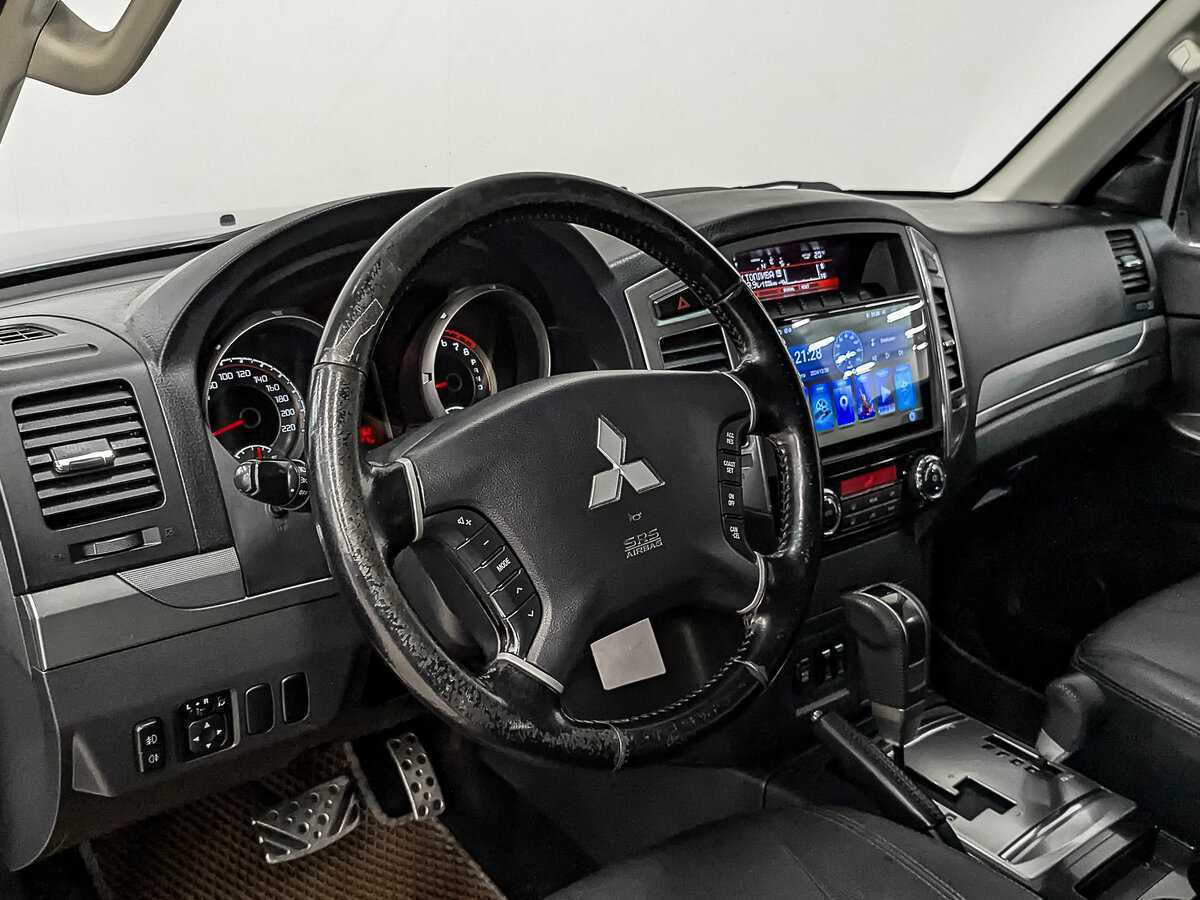 Mitsubishi Pajero, 2014 Фото №15