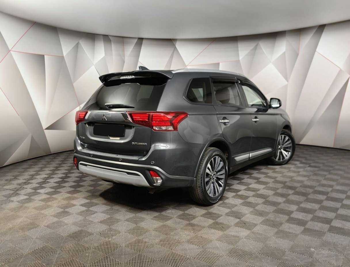 Mitsubishi Outlander, 2019 - 62 238 км. | Фото №2