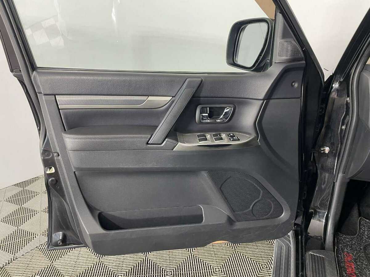 Mitsubishi Pajero, 2012 - 264 740 км. | Фото №8