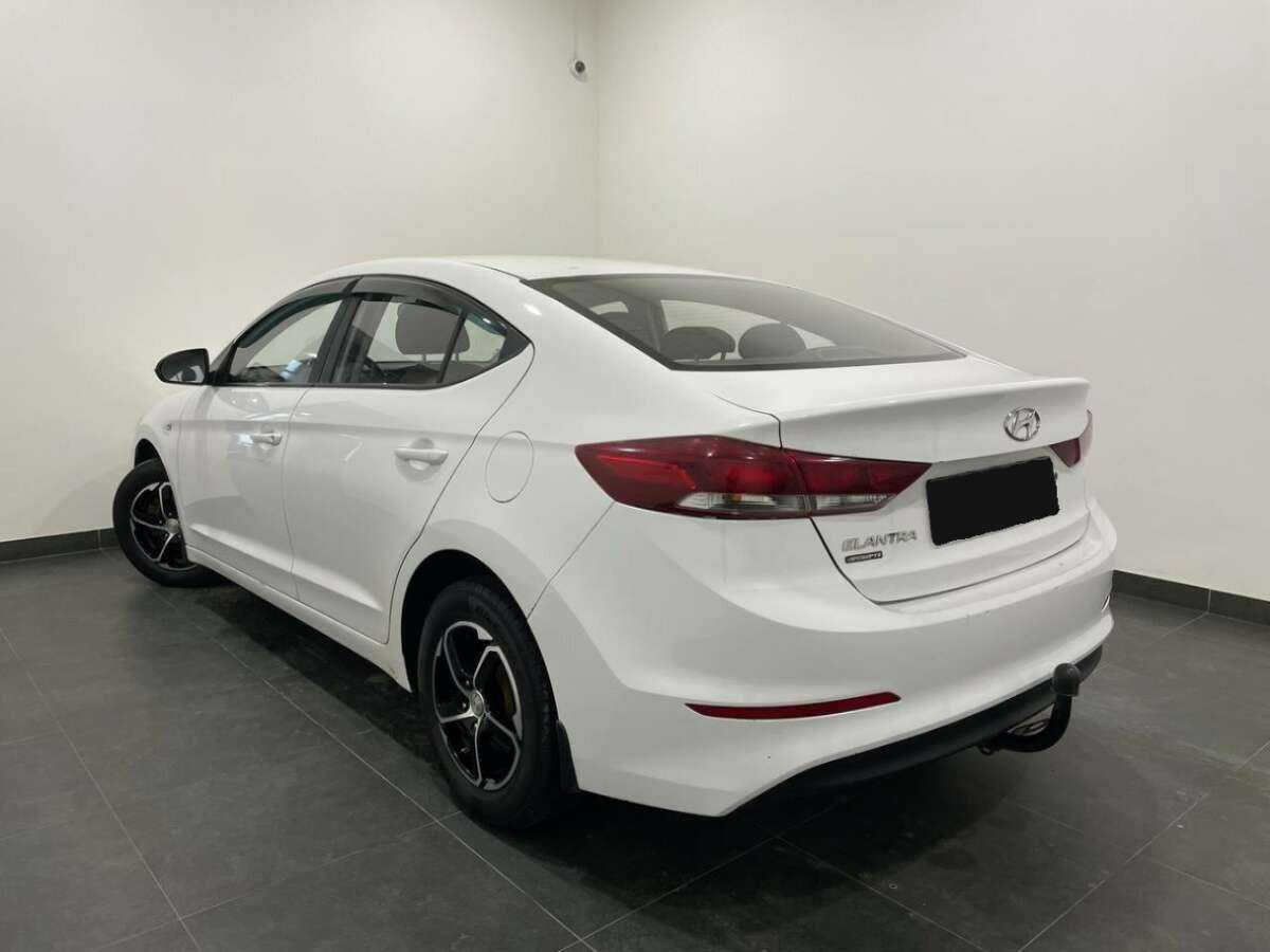 Hyundai Elantra, 2016 Фото №3
