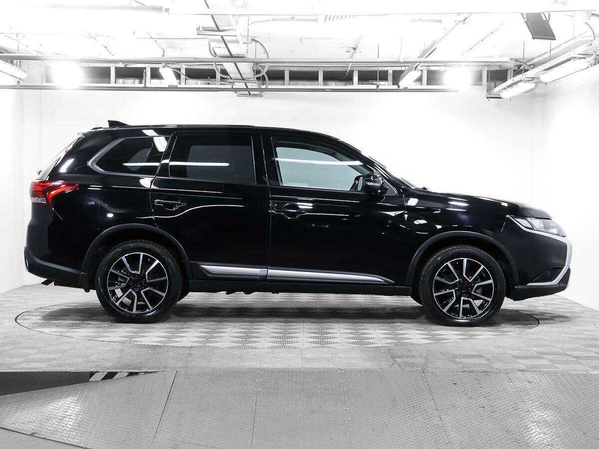 Mitsubishi Outlander, 2018 - 123 158 км. | Фото №4