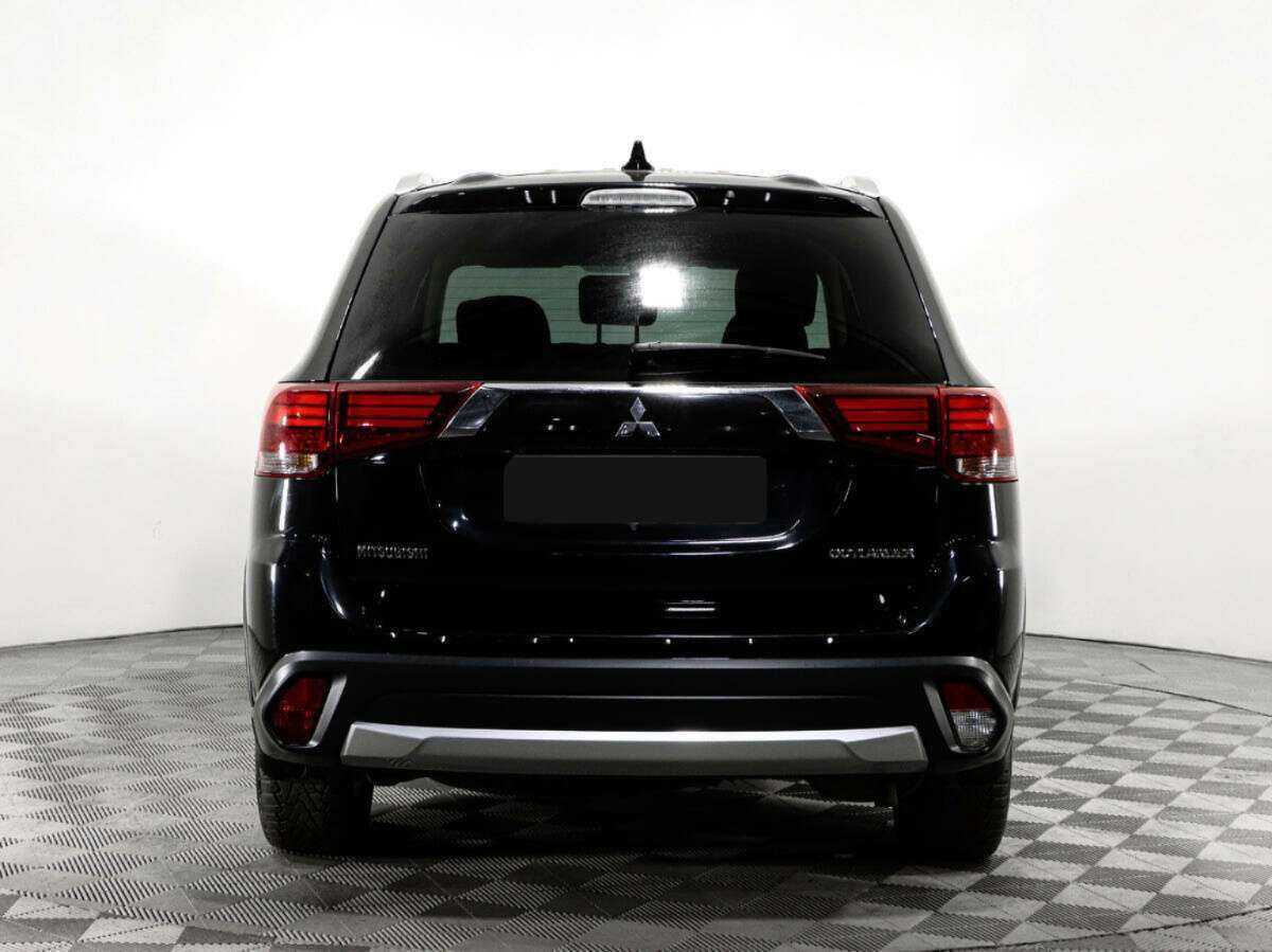 Mitsubishi Outlander, 2018 - 135 735 км. | Фото №5