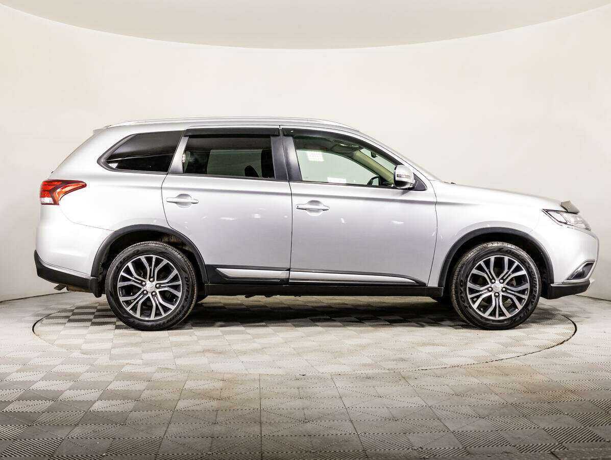 Mitsubishi Outlander, 2018 - 135 355 км. | Фото №4
