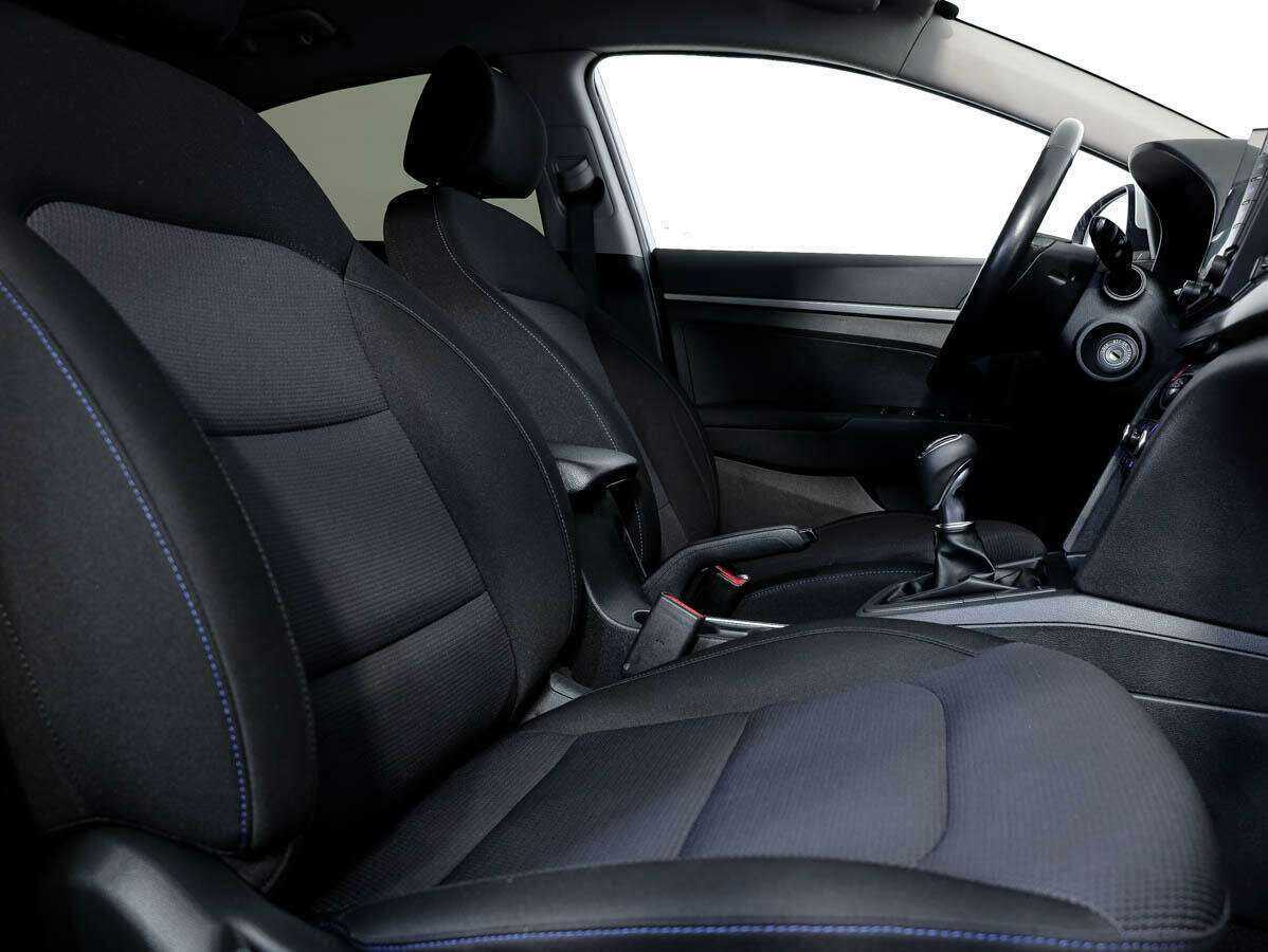 Hyundai Elantra, 2018 Фото №10