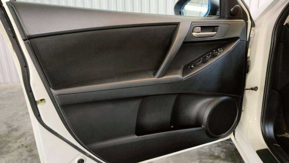 Mazda 3, 2012 Фото №11