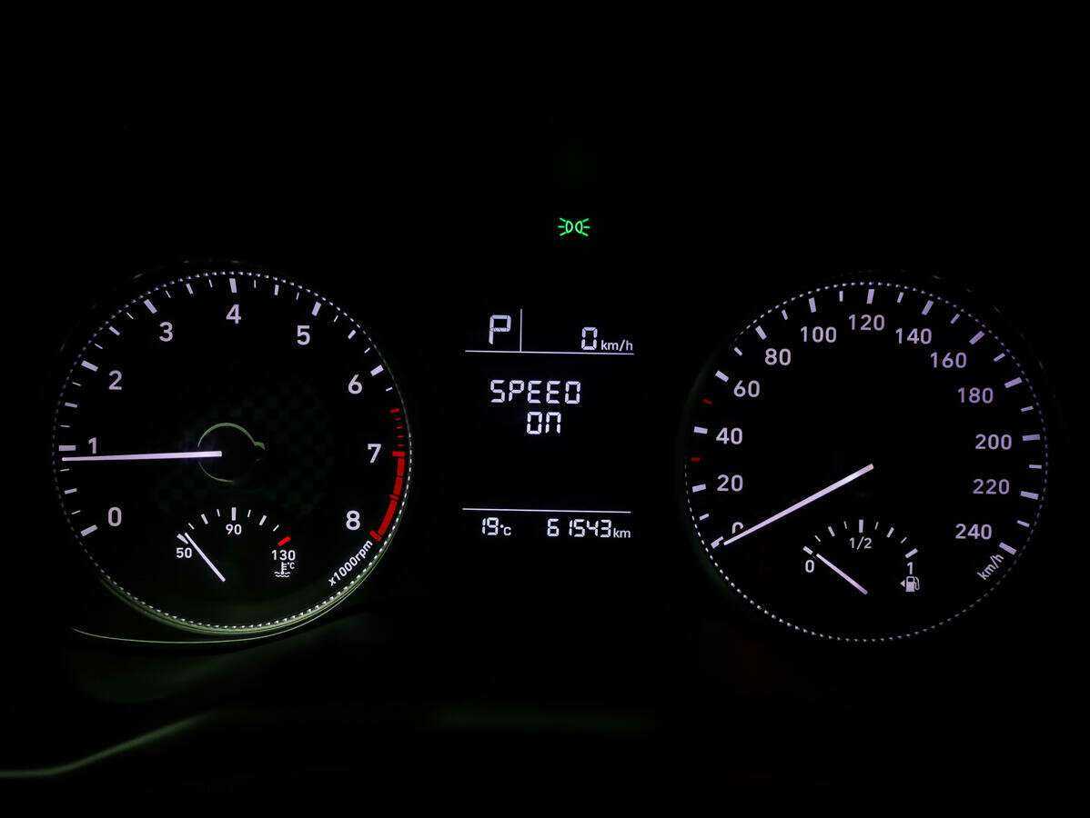 Hyundai Elantra, 2019 Фото №16