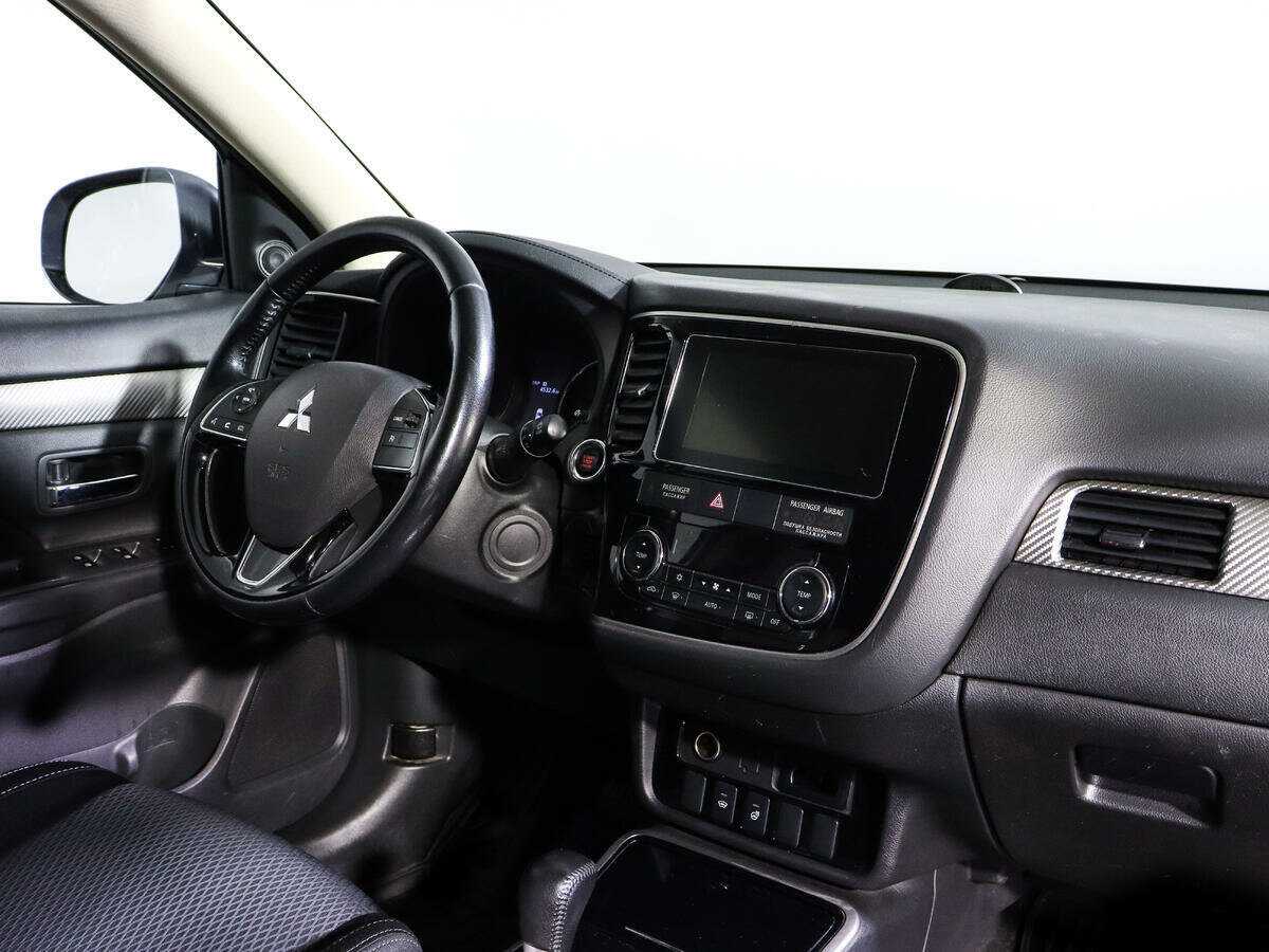 Mitsubishi Outlander, 2018 - 197 000 км. | Фото №7