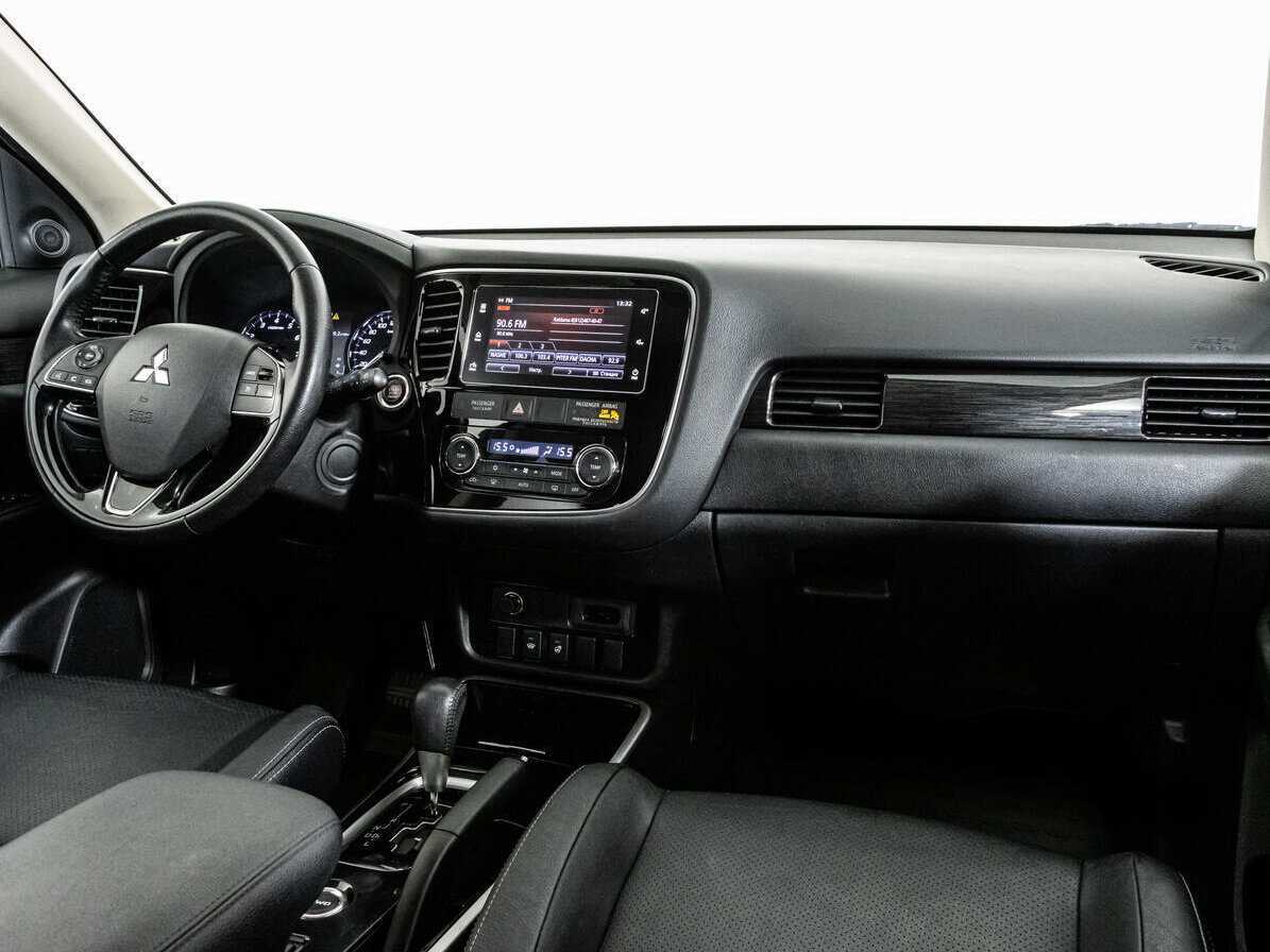 Mitsubishi Outlander, 2018 - 156 573 км. | Фото №7