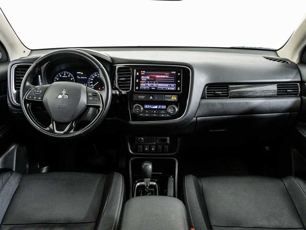 Mitsubishi Outlander, 2018 - 156 573 км. | Фото №8
