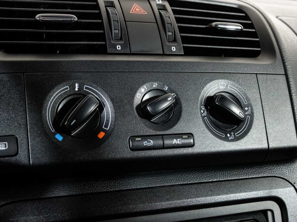 Skoda Fabia, 2012 Фото №12