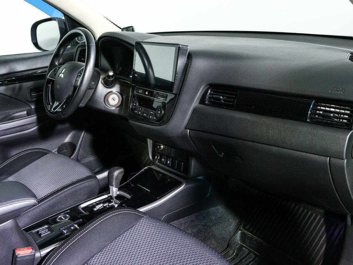 Mitsubishi Outlander, 2018 - 96 892 км. | Фото №7