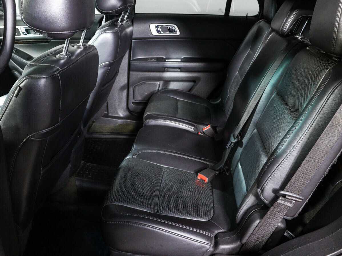 Ford Explorer, 2013 - 147 490 км. | Фото №7