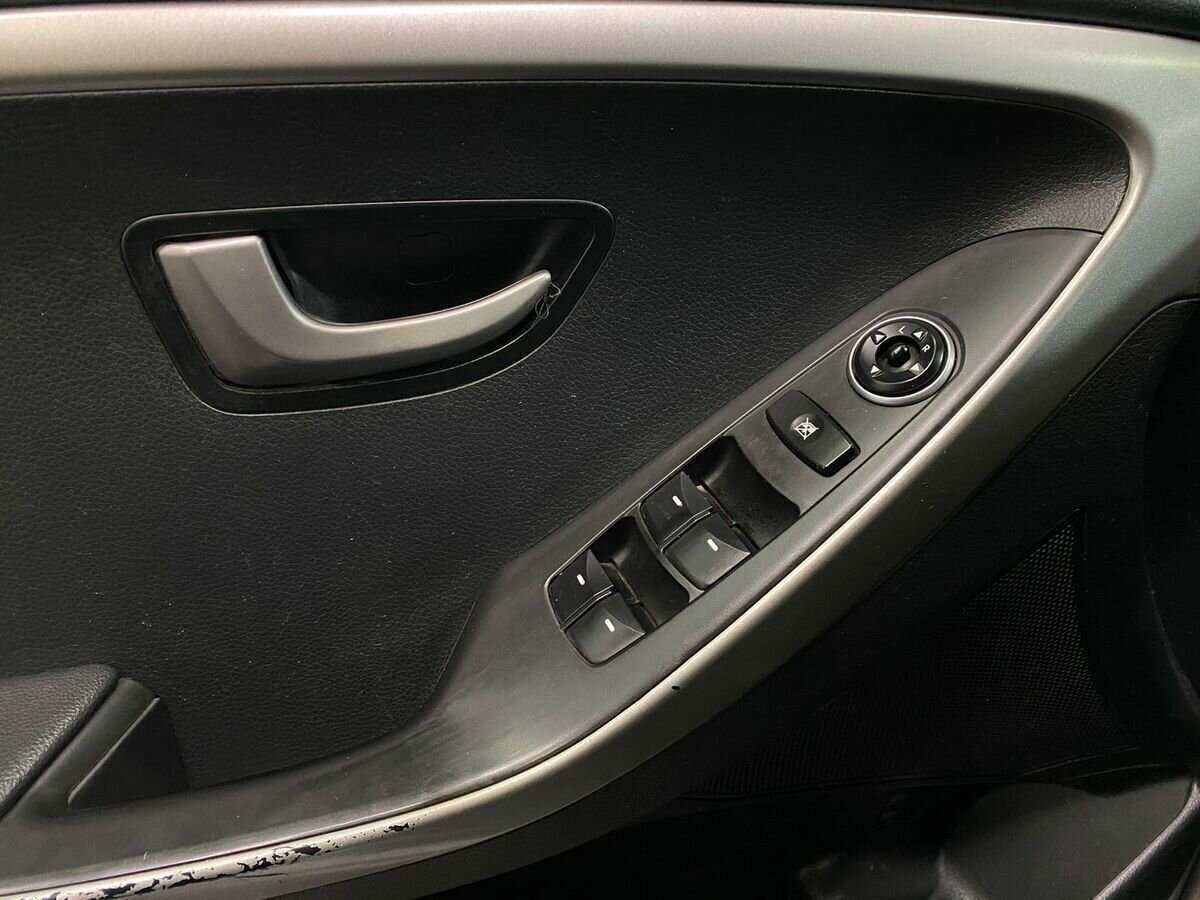 Hyundai i30, 2013 Фото №15