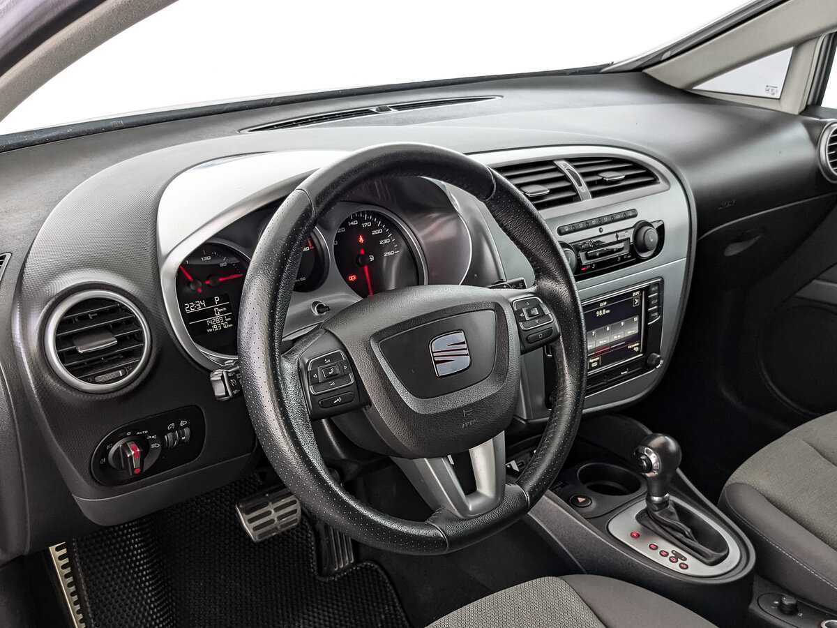 SEAT Leon, 2012 Фото №11