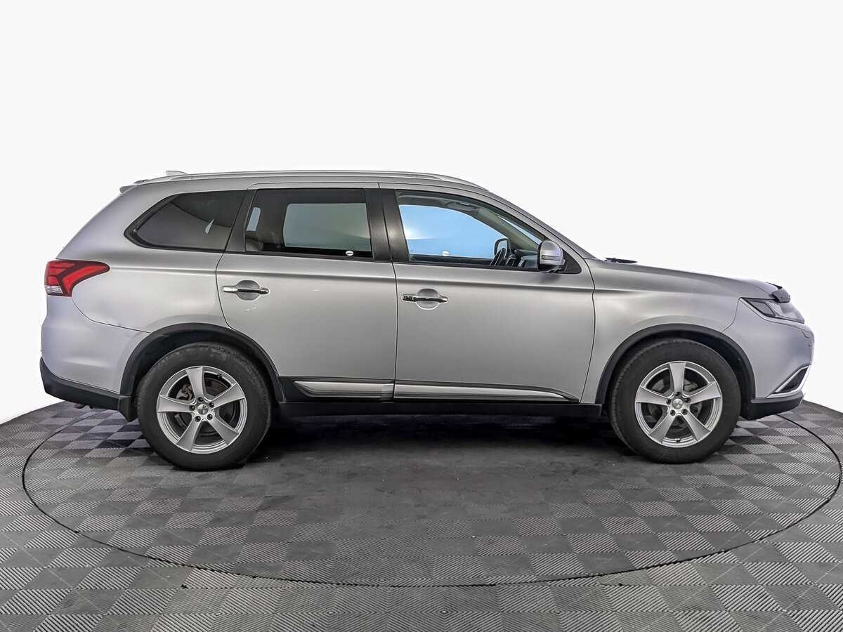 Mitsubishi Outlander, 2017 - 228 089 км. | Фото №4