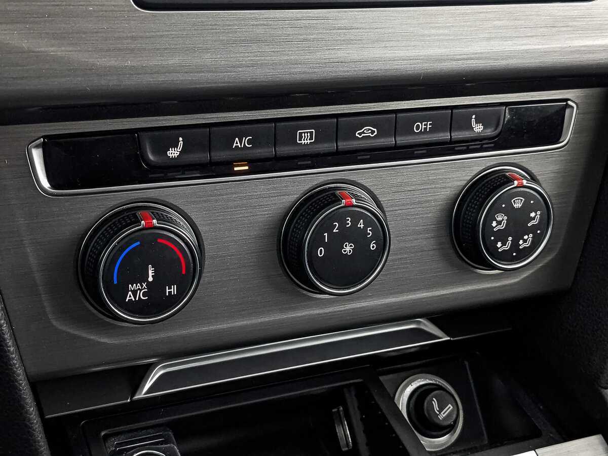 Volkswagen Passat, 2017 Фото №21