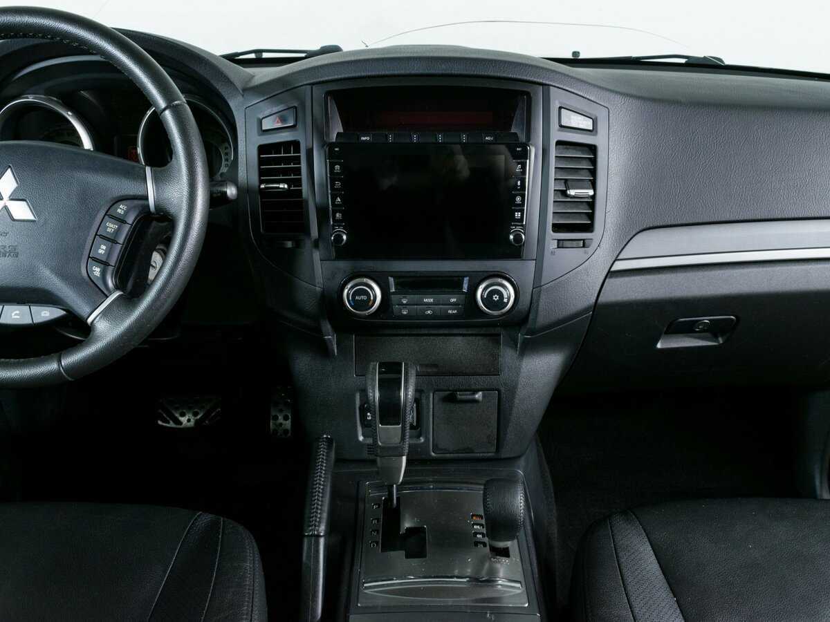 Mitsubishi Pajero, 2013 - 189 878 км. | Фото №8