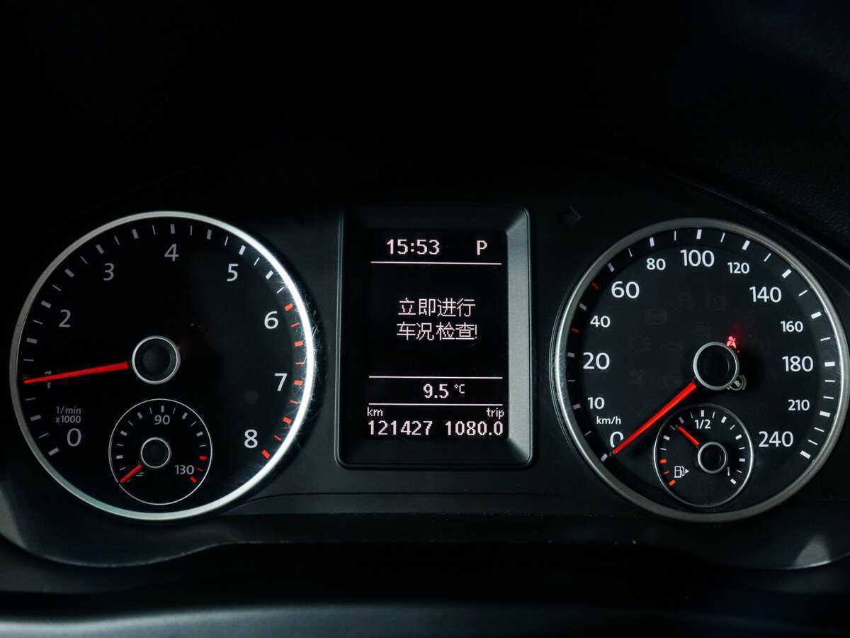 Volkswagen Tiguan, 2015 Фото №11