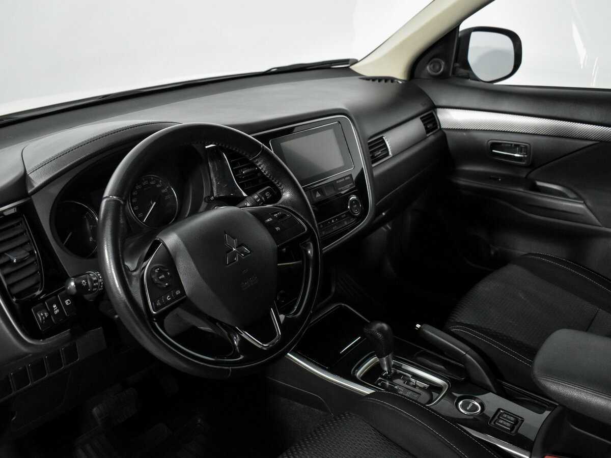 Mitsubishi Outlander, 2018 - 141 370 км. | Фото №7