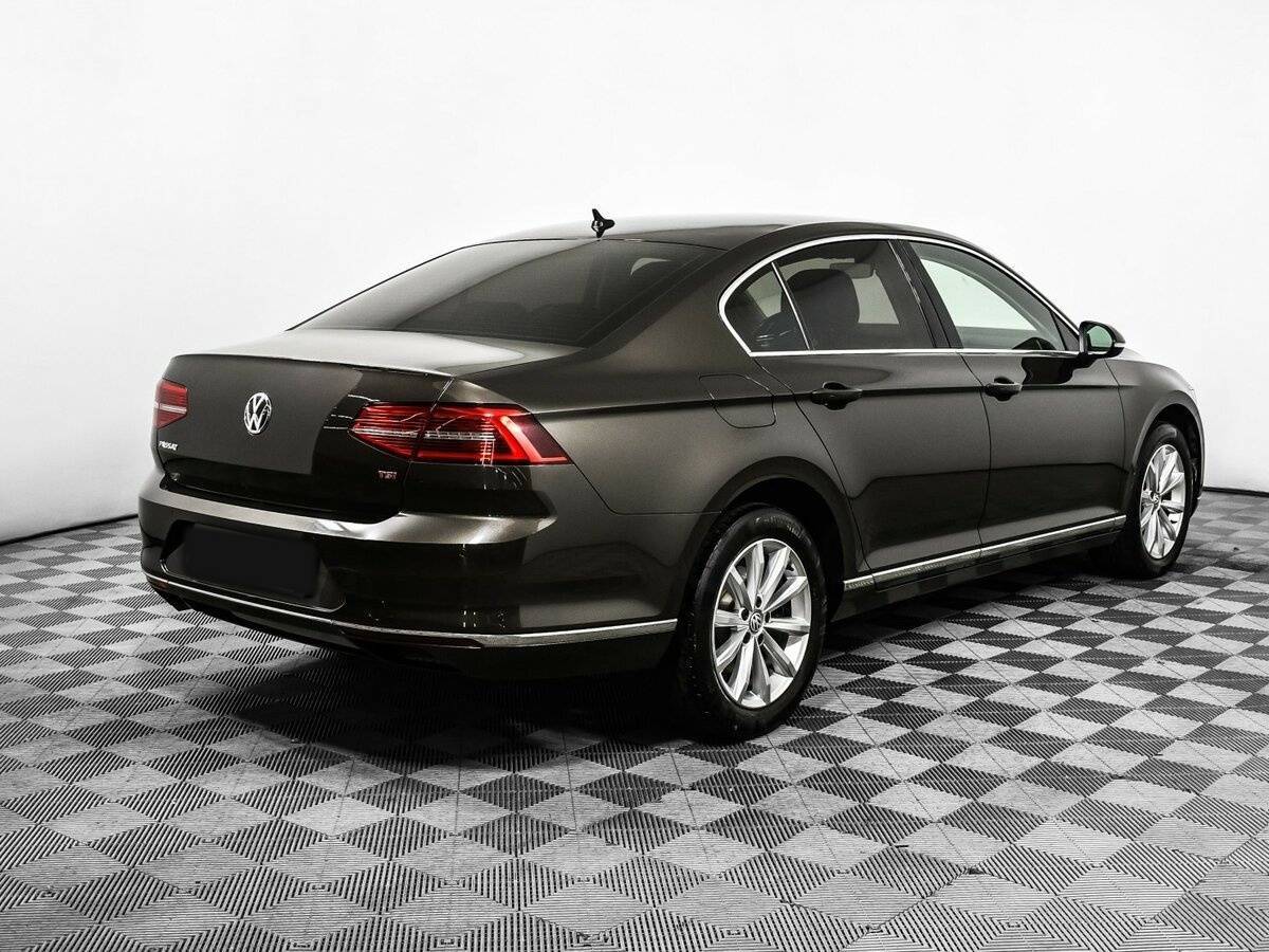 Volkswagen Passat, 2017 - 137 619 км. | Фото №5
