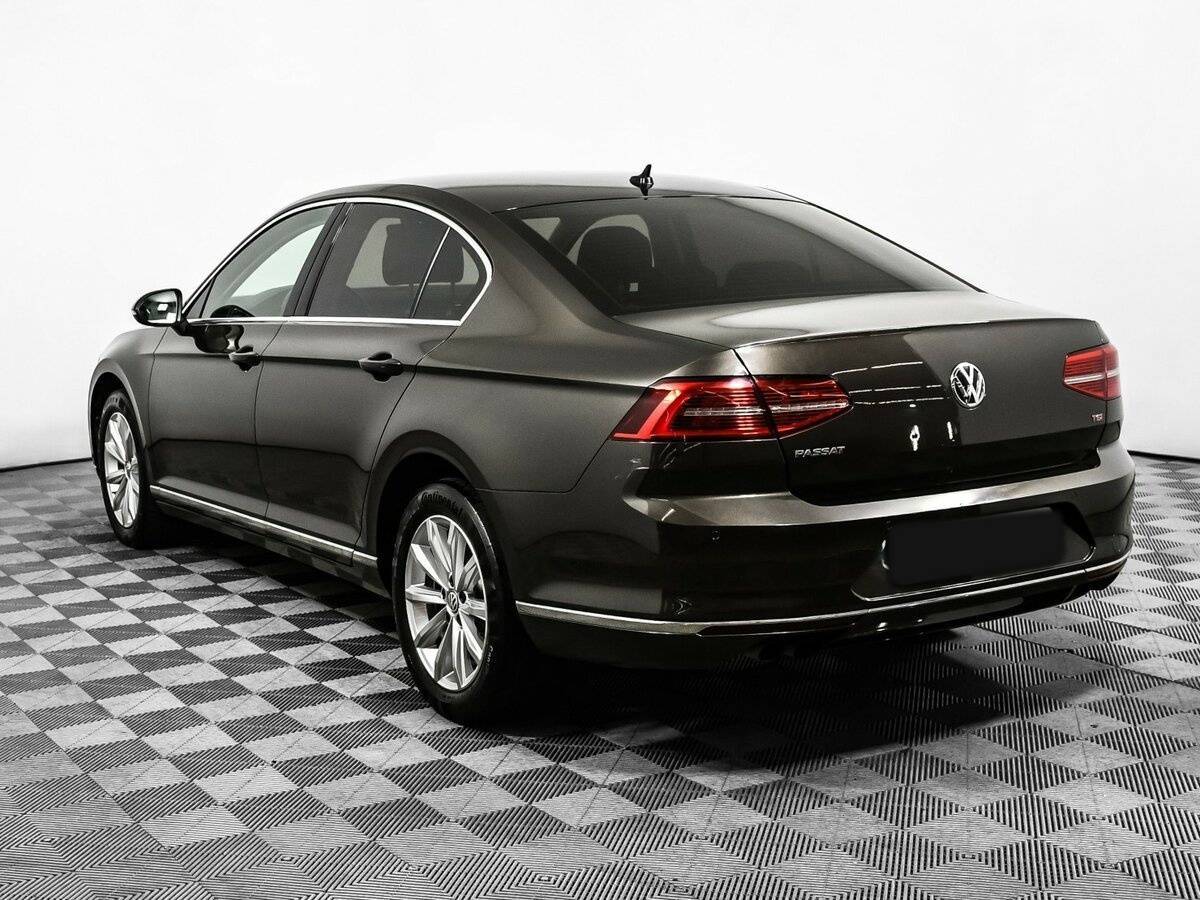 Volkswagen Passat, 2017 - 137 619 км. | Фото №7