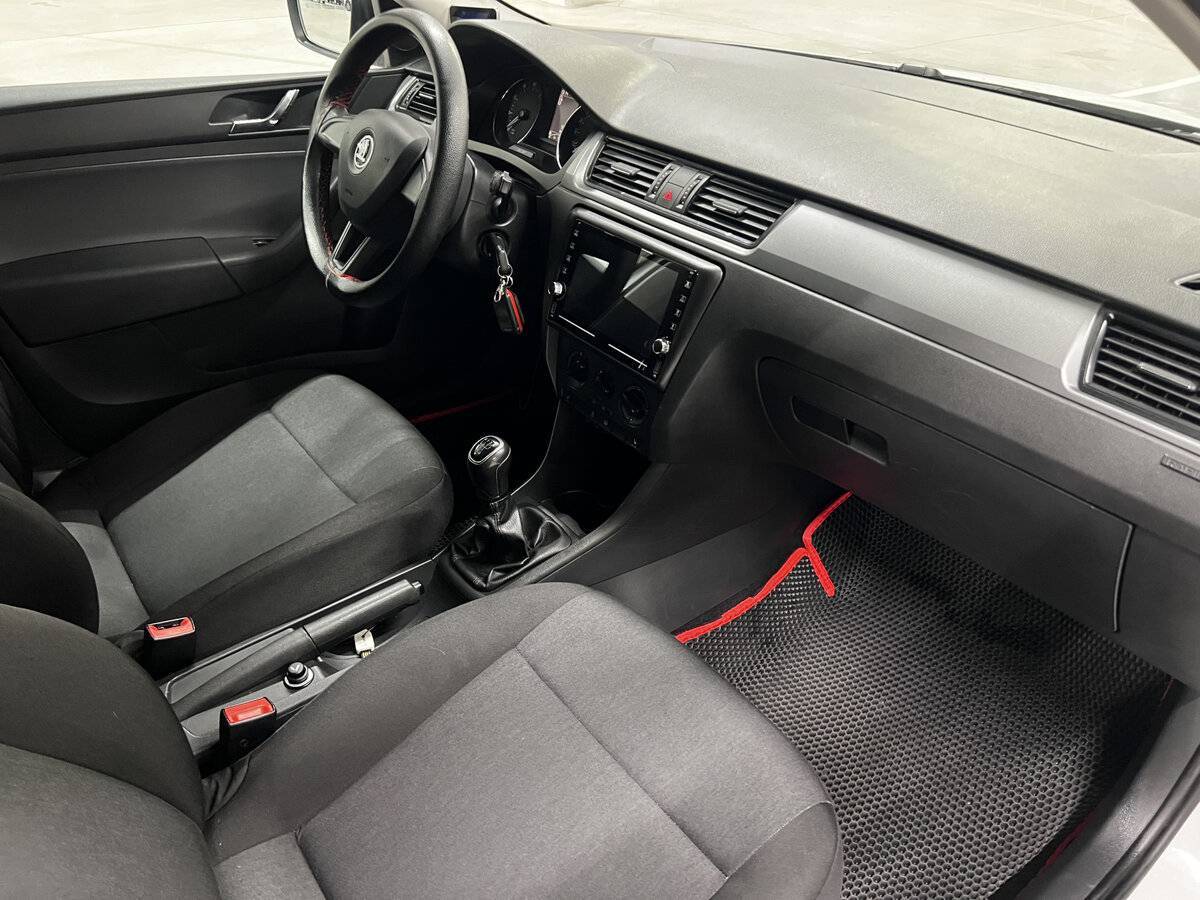 Skoda Rapid, 2016 Фото №11